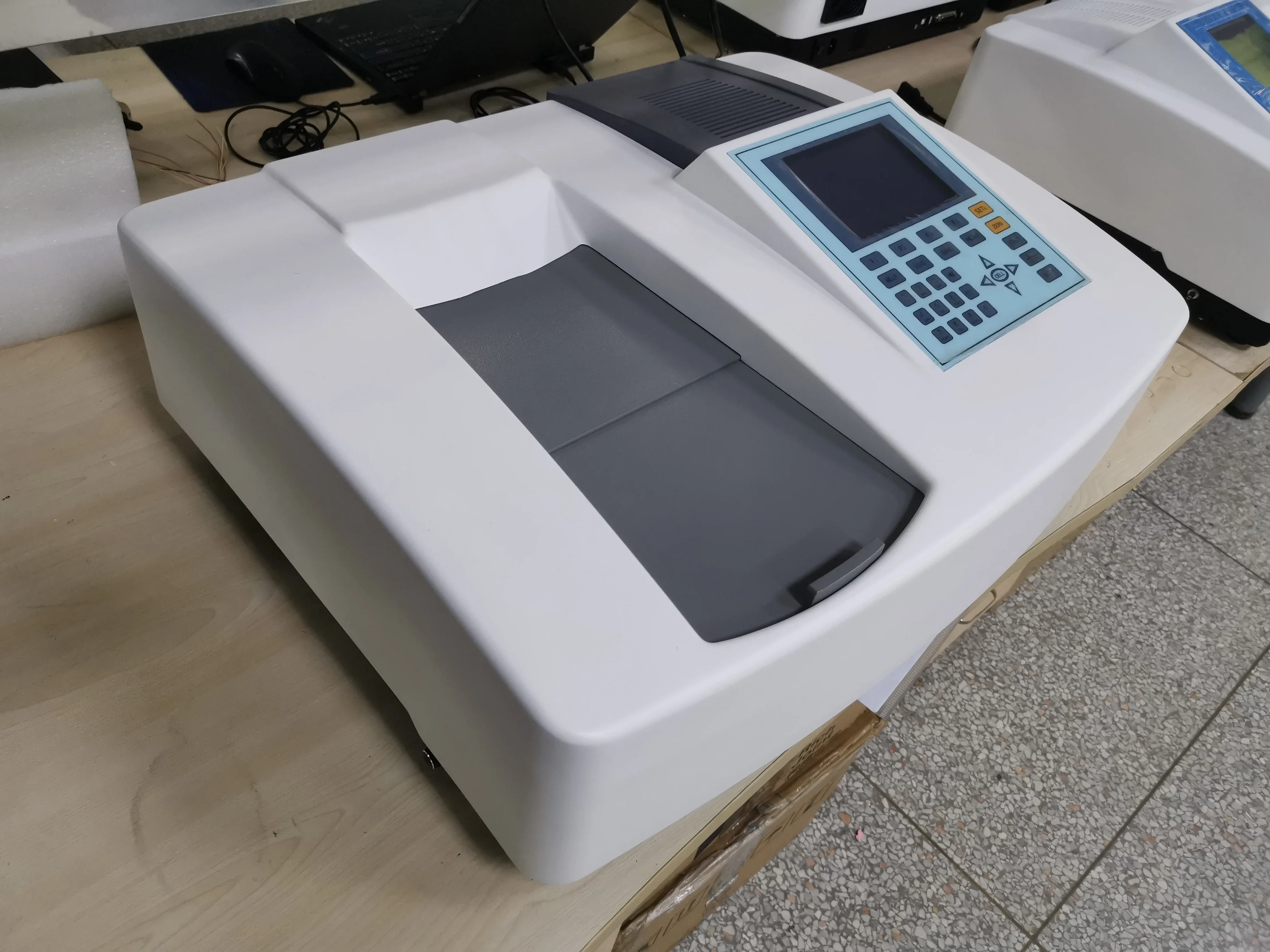 LH-EU2800R Split Beam UV visible Spectrophotometer