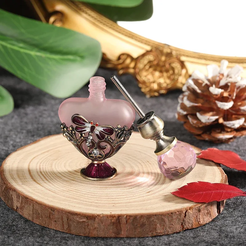 1pc Vintage Frosted Glass Perfume Bottle 5ml Metal Dragonfly Decor Heart Shape Container Diamond Cap Crystal Refillable Gifts