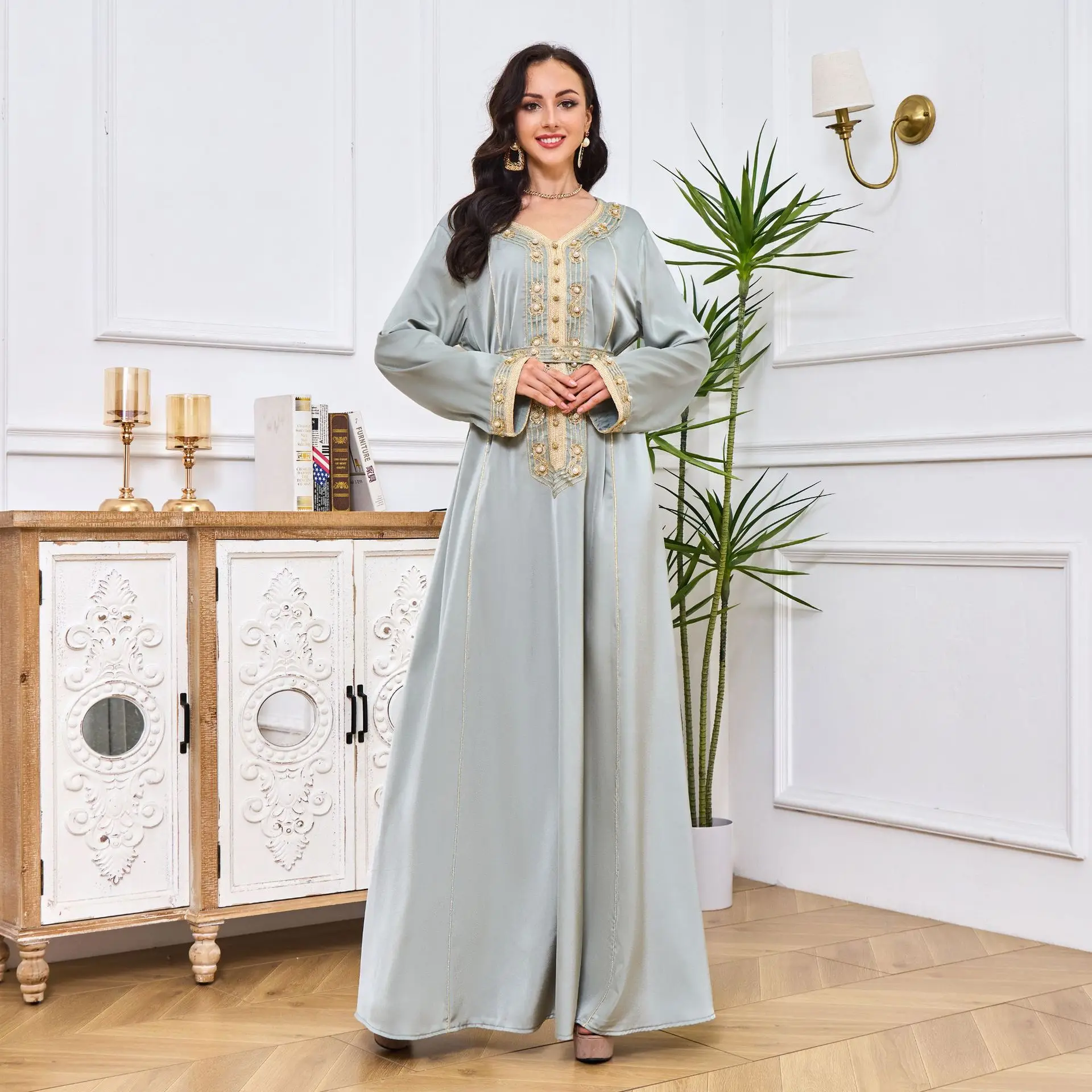 

Muslim 2024 Robe Women's Fashion And Elegance Embroidered Diamond Dress