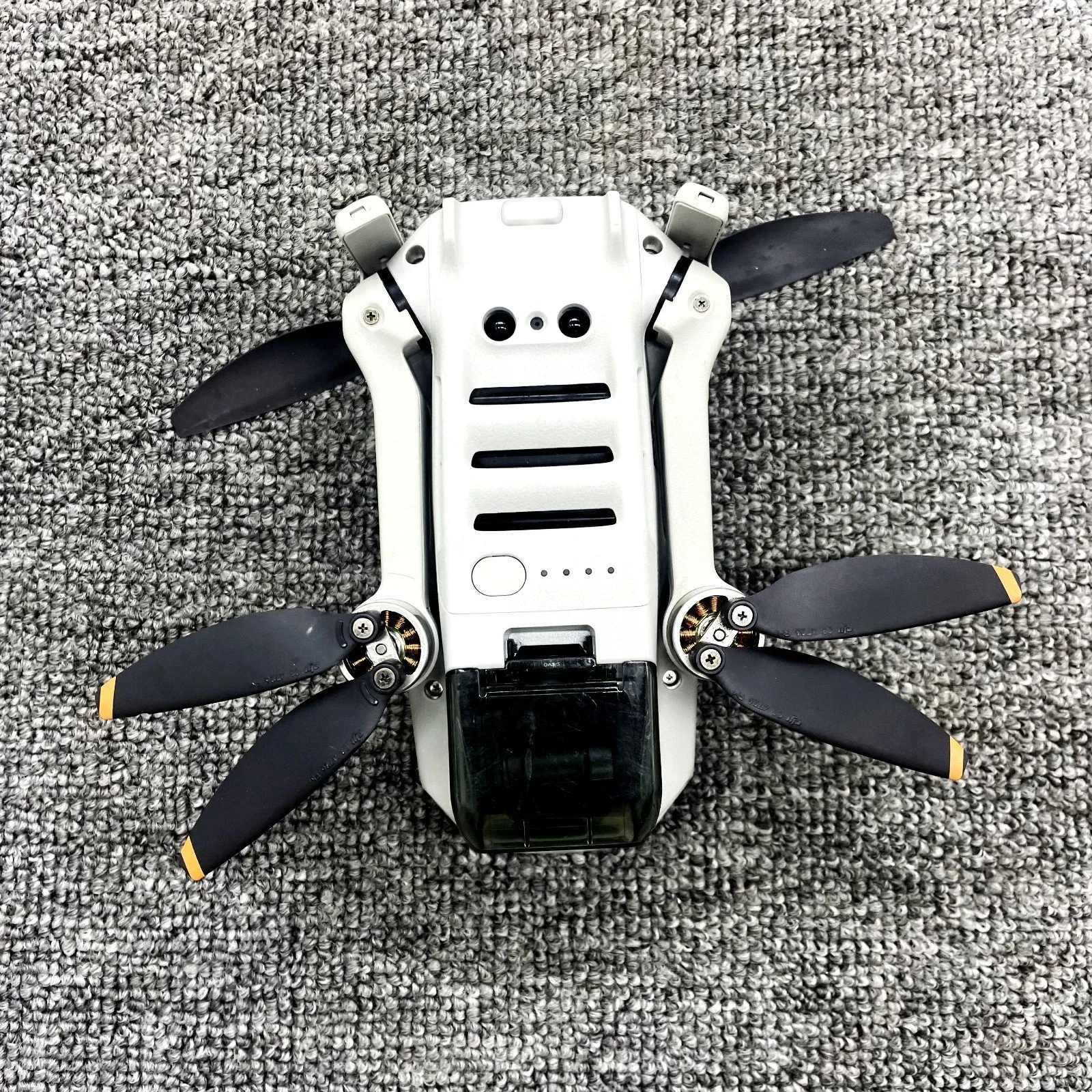 

Дрон DJI Mini 2 Fly More Combo, б/у, в отличном состоянии, без повреждений по ходовым характеристикам, отправлен из США