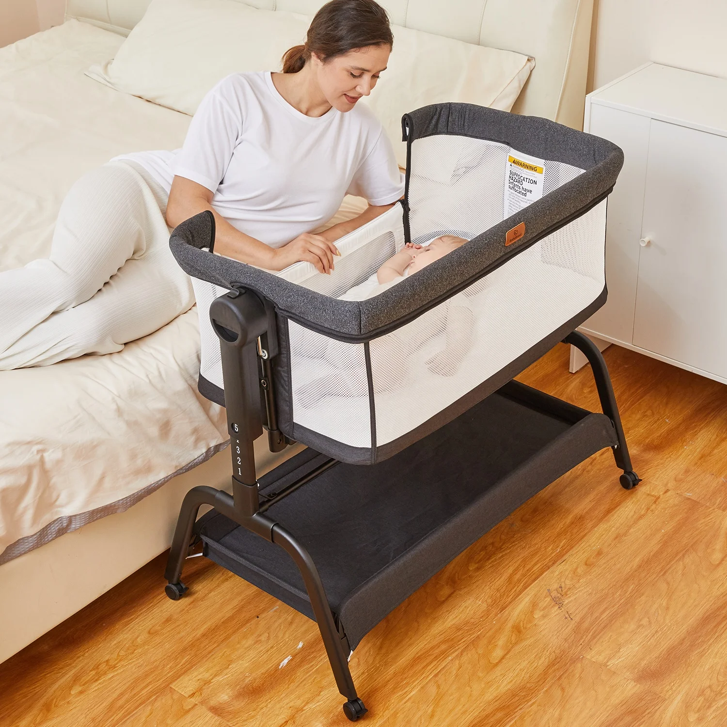 

2023OEM Baby bassinet bedside Crib Portable co-sleep Cheap 2023 luxury baby crib and other baby supplies and products