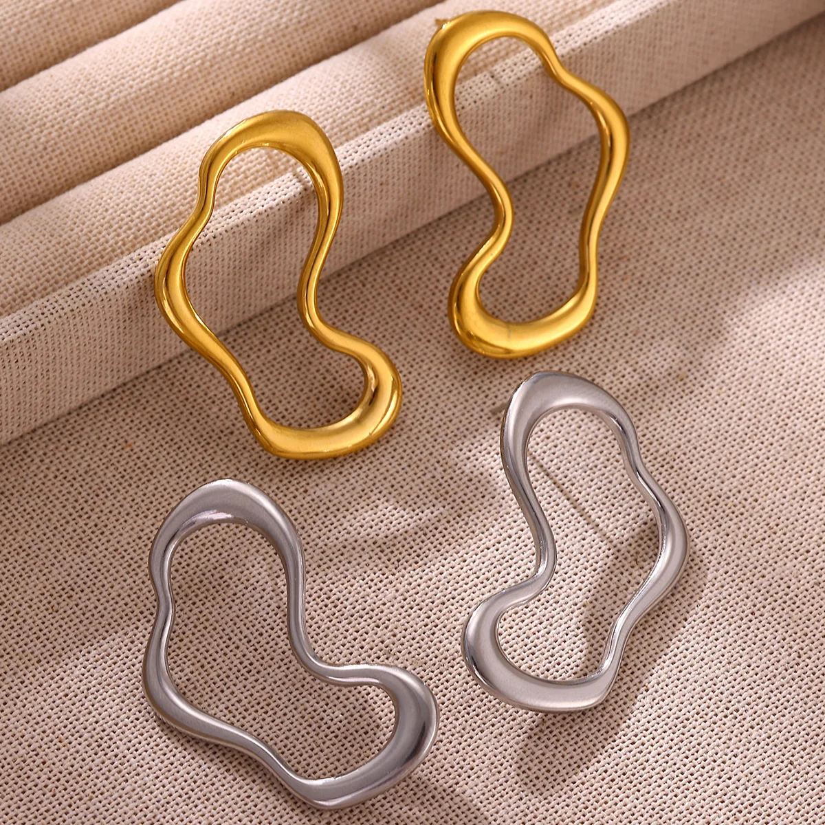 Minimalistische Unregelmäßige Geometrische Linien-Ohrringe für Frauen Edelstahl Formschöne Einfache Ohrringe Modeschmuck Accessoires Großhandel