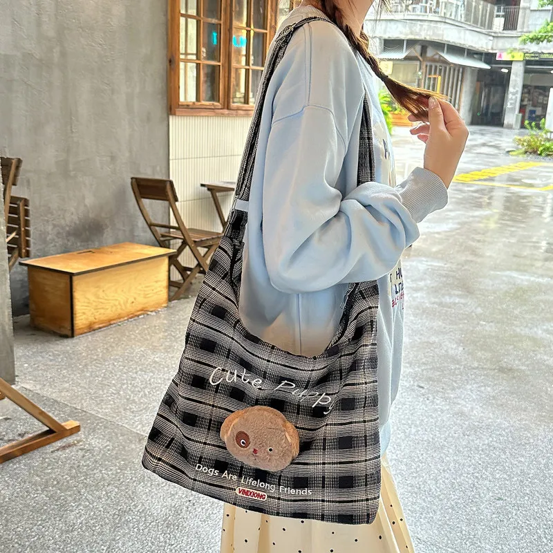 Retro college-style patterned tote bag for women2025New cartoon-style, cute, and large-capacity shoulder bag for commuting