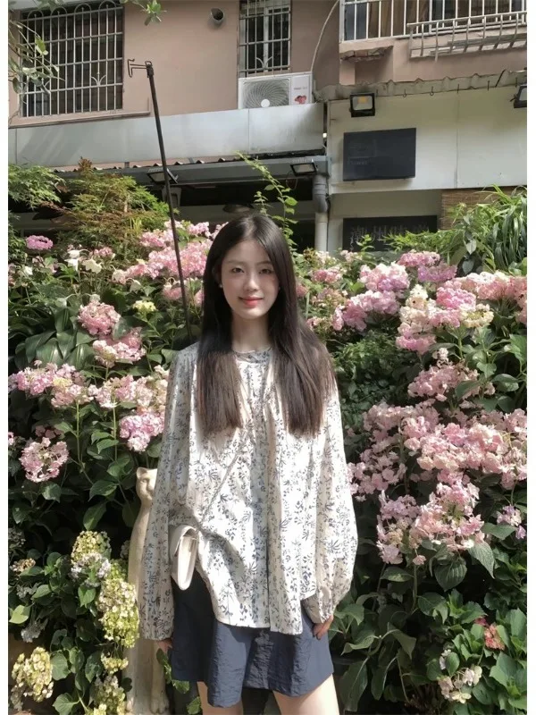 

Spring 2026 Women's Casual Loose Long Sleeve Floral Print Sun Protection Shirt Vintage Design Casual Top Fashion Ladies' Shirt