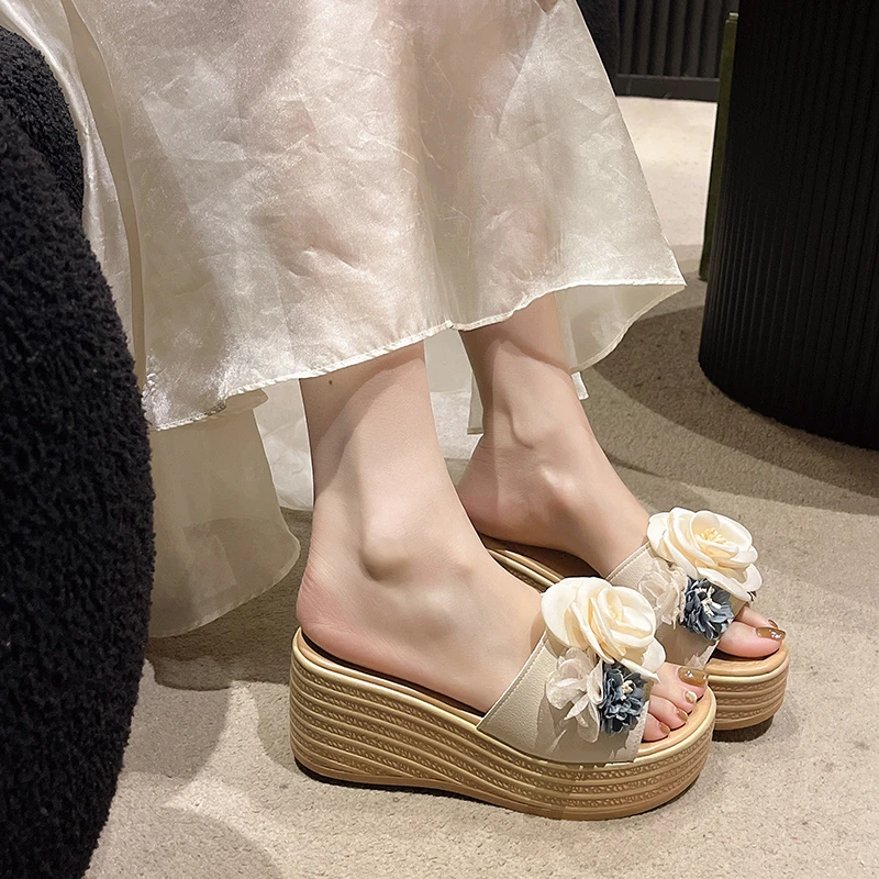 Damen Keilsandalen 2026 Neue Sommer Damen Slip-on Hochhackige Modische Damenschuhe Bequeme Blumen Outdoor Plateau-Sandalen – Detail 11