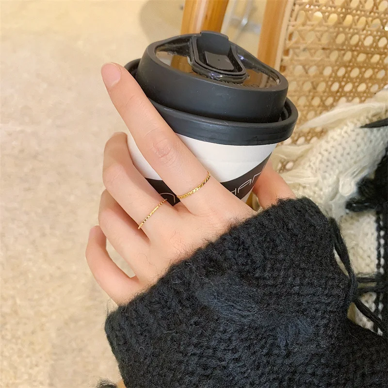High Quality Stainless Steel 18K Gold Plated 1mm Thin Overlapping Curve Rings Small Plaid Stacking Ring Fashion Jewelry Fadeless