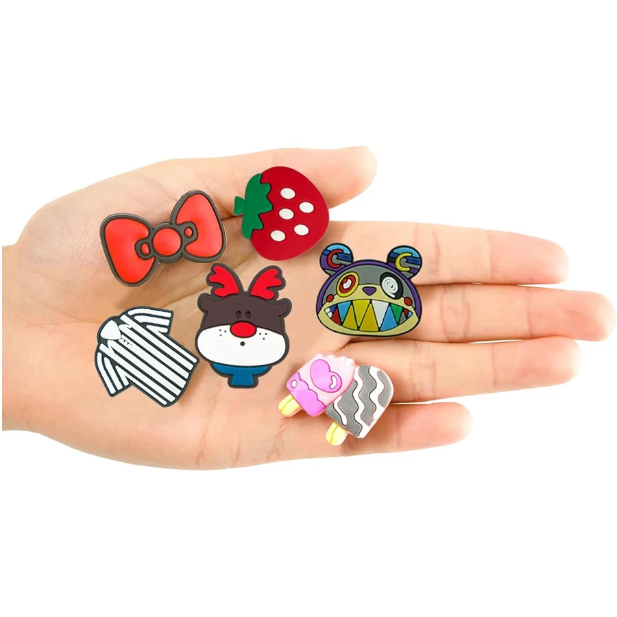 รองเท้าอนิเมชั่นการ์ตูนแบบสุ่ม100ชิ้นมีเสน่ห์รองเท้าของขวัญวันเกิดอุปกรณ์ตกแต่งรองเท้าหัวเข็มขัดหมุด gjibbitg สำหรับงานเลี้ยง dcroc