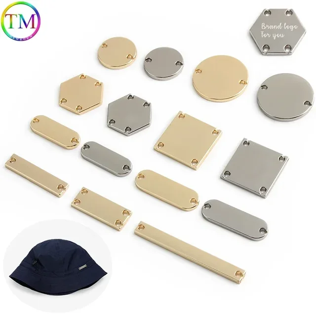 10-50-100 SZTUK Kwadratowe Okrągłe Metalowe Etykiety 2 Otwory Drukowane Logo Laserowe Etykiety do Szycia dla Znaczników dla Zwierząt Torby Ubrania Naszyjniki Własne Imię Marki