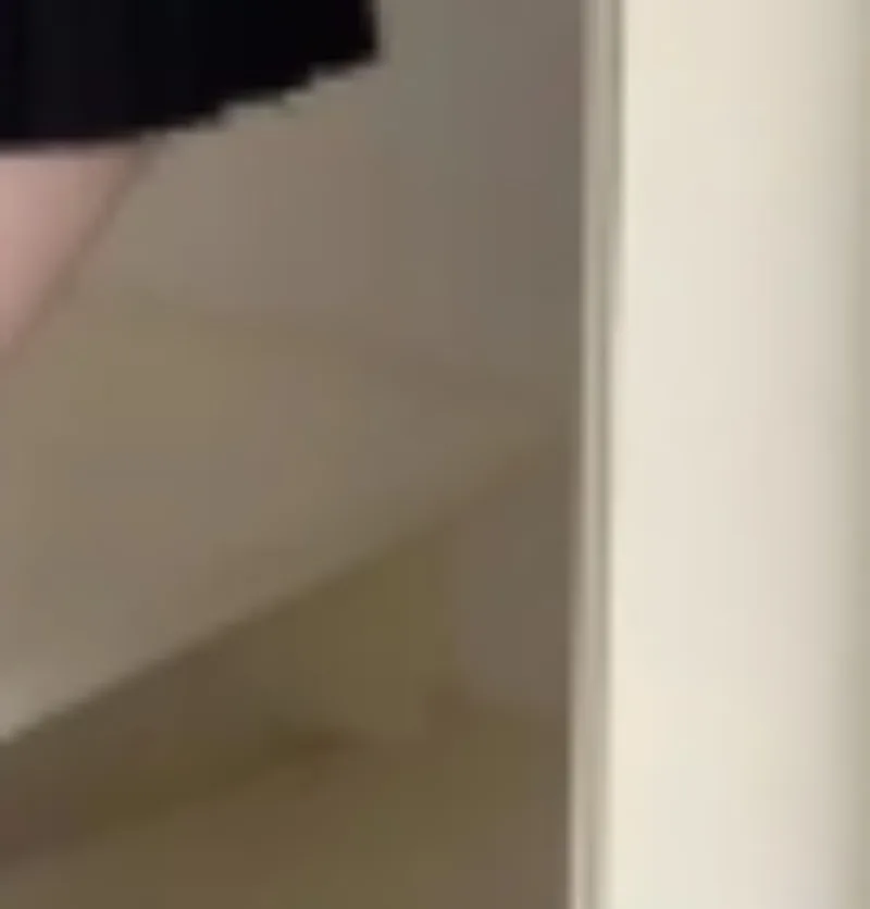 

Женский вязаный кардиган с пышными рукавами