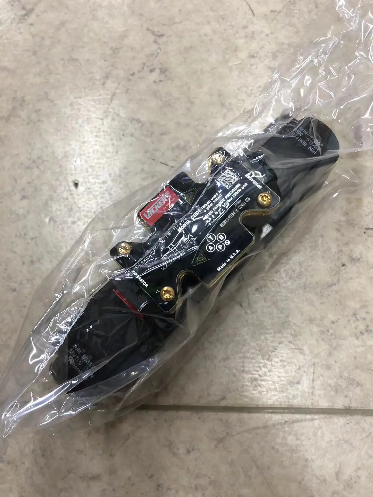 869975 DG4V-3-6C-M-FW-H7-60 DG4V 3 6C VM FW H7 60 DG4V36CMFWH760ea  ton vick  ers IH DAN FOSS Solenoid ValveGenuine Large Stock