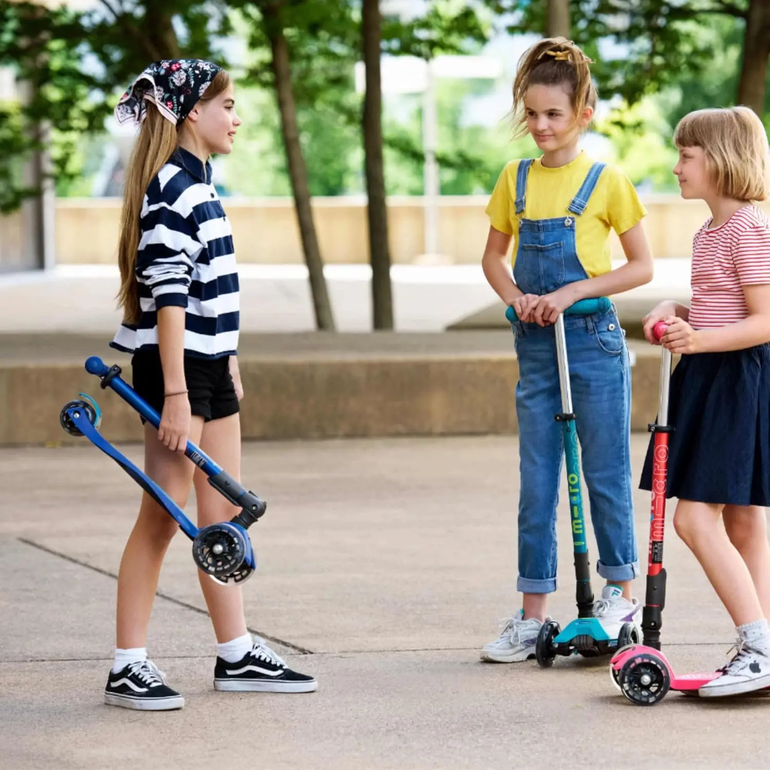 Kickboard - Maxi Deluxe LED plegable - Scooter de tres ruedas, lejanos a direcciones, plegable para llevar de diseño suizo para niños con movimiento-A