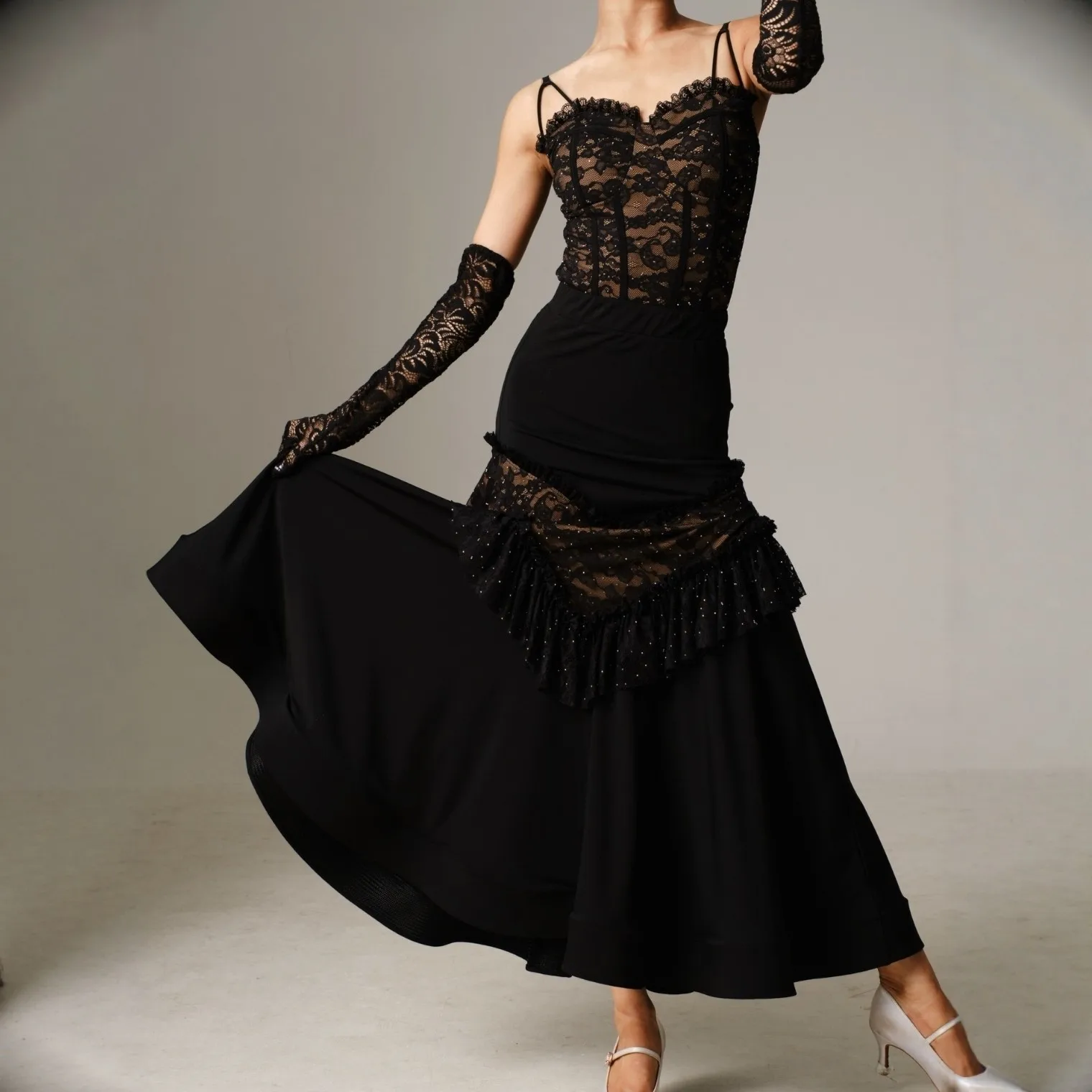 

Костюмы для бальных танцев 2026 года для женщин: сексуальный кружевной топ и юбка с косточками, наряды для вальса, танго, современных танцев DQS21954