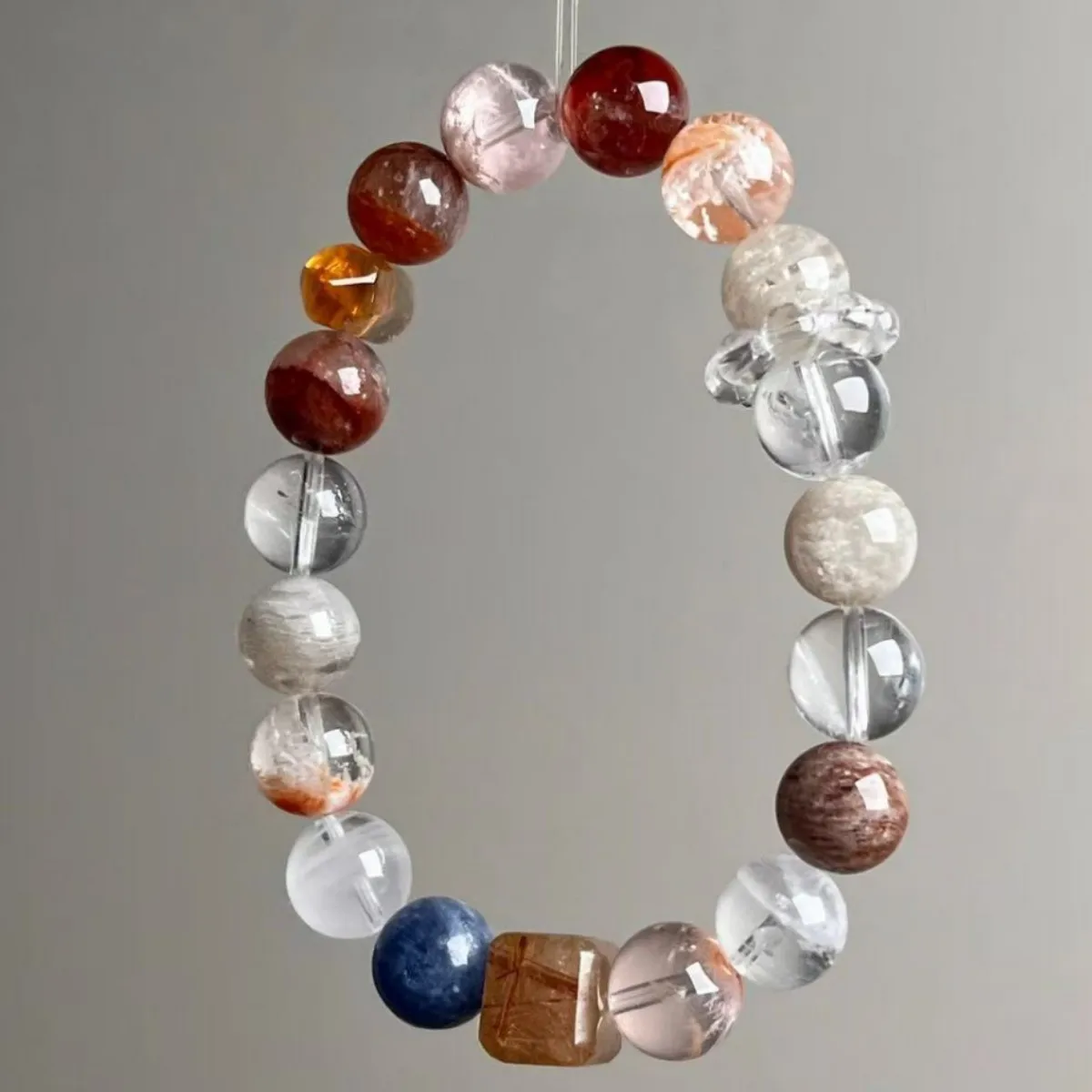 

Natural Crystal Bracelet Ghost Glue Flower Duobao Crystal Women's Fashion Light Luxury Bracelet Niche Design