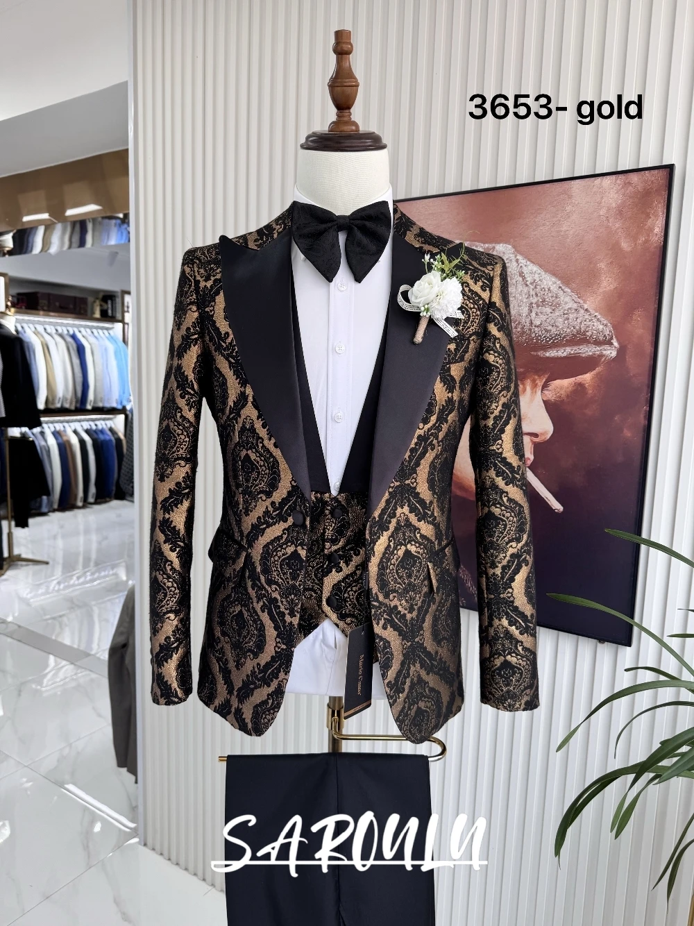 

Gorgeous Baroque Patterned 3-Piece Suit For Men Chic Peak Lapel Exquisite Three Colors Formal Events Tuxedo Party Groom Wear