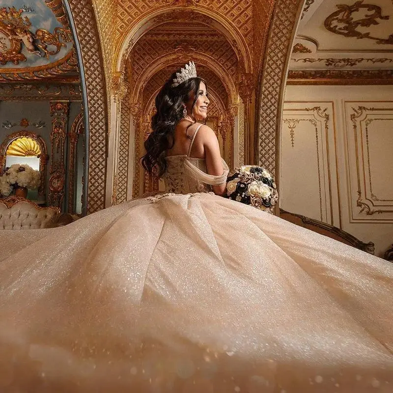 Vestido De quinceañera De princesa champán brillante, tirantes, apliques De flores brillantes, cristales, corsé, 15 Años