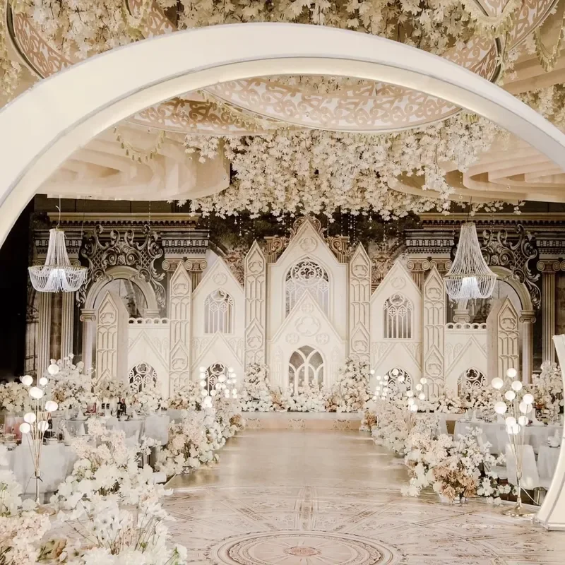 Wedding Castle with Light for Wedding Decoration Artificial Flowers Stage Backdrop Wedding Prop Castle