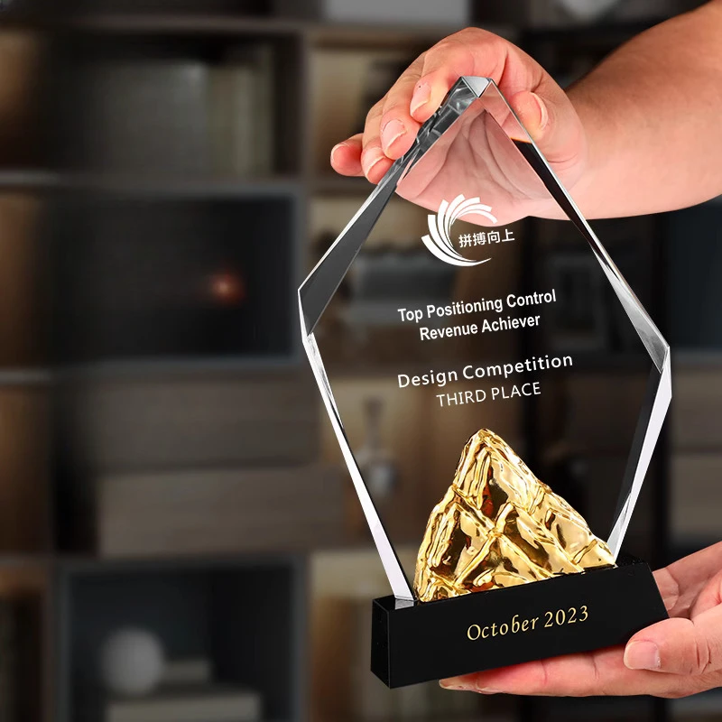 

Customized Mountain Peak Crystal Trophy Creative Gold Silver Copper High-end Excellent Employee Company Annual Meeting Award 1Pc