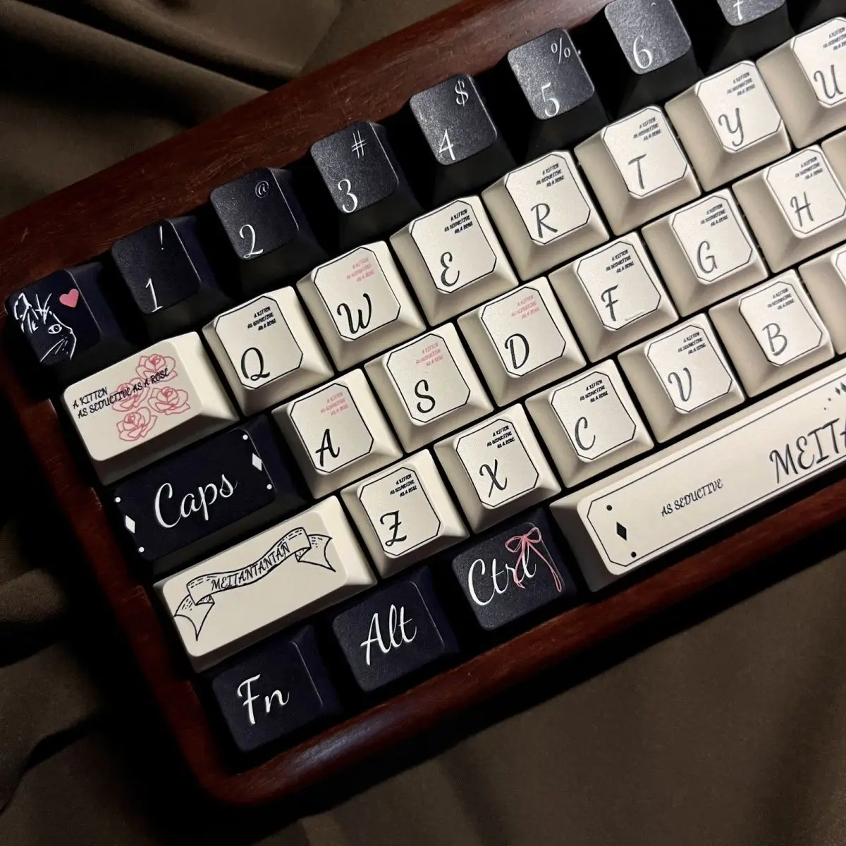 

Колпачки для клавиш в стиле ретро с изображением кота и стиха, пятисторонние колпачки для сублимационной краски из ПБТ, вишневый профиль для переключателей Cherry MX, механическая клавиатура