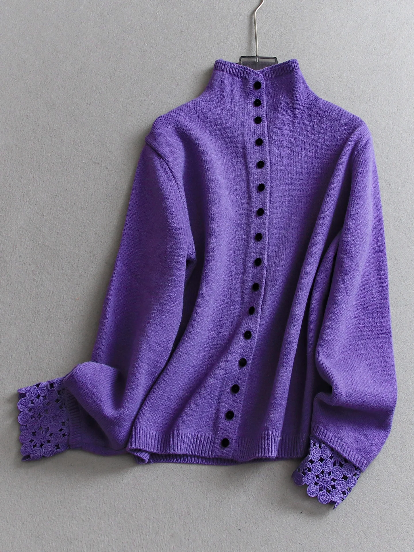 Colletto rialzato vintage con bottoni multipli Caldo maglione a maniche lunghe con fiore a gancio cavo alla moda Cardigan lavorato a maglia da donna