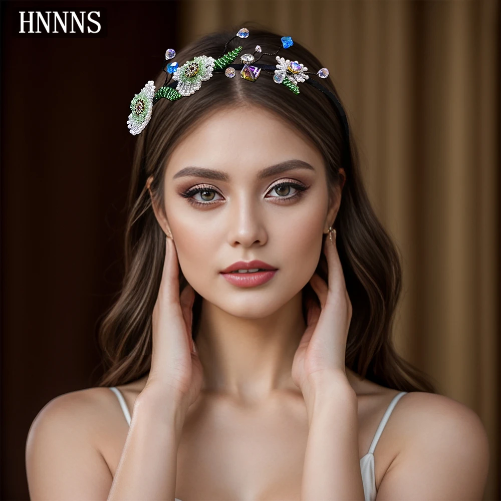 

TOPQUEEN Chinese Style Bridal Wedding Floral Headpiece Handmade Beaded Women's Fashionable Banquet Dance Party Headpiece YXA69