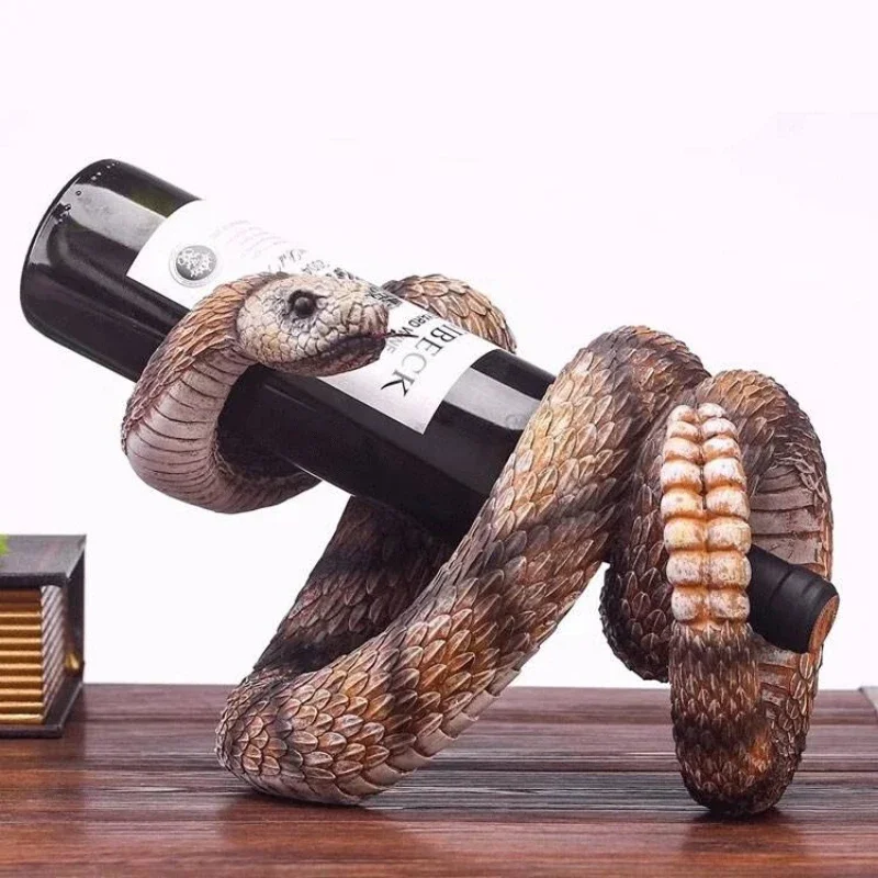 

Resin Cobra Statue Wine Holder Decorative Rattlesnake Bottle Rest Bar Ornament Party Drinkware Adventure Art and Craft Souvenir