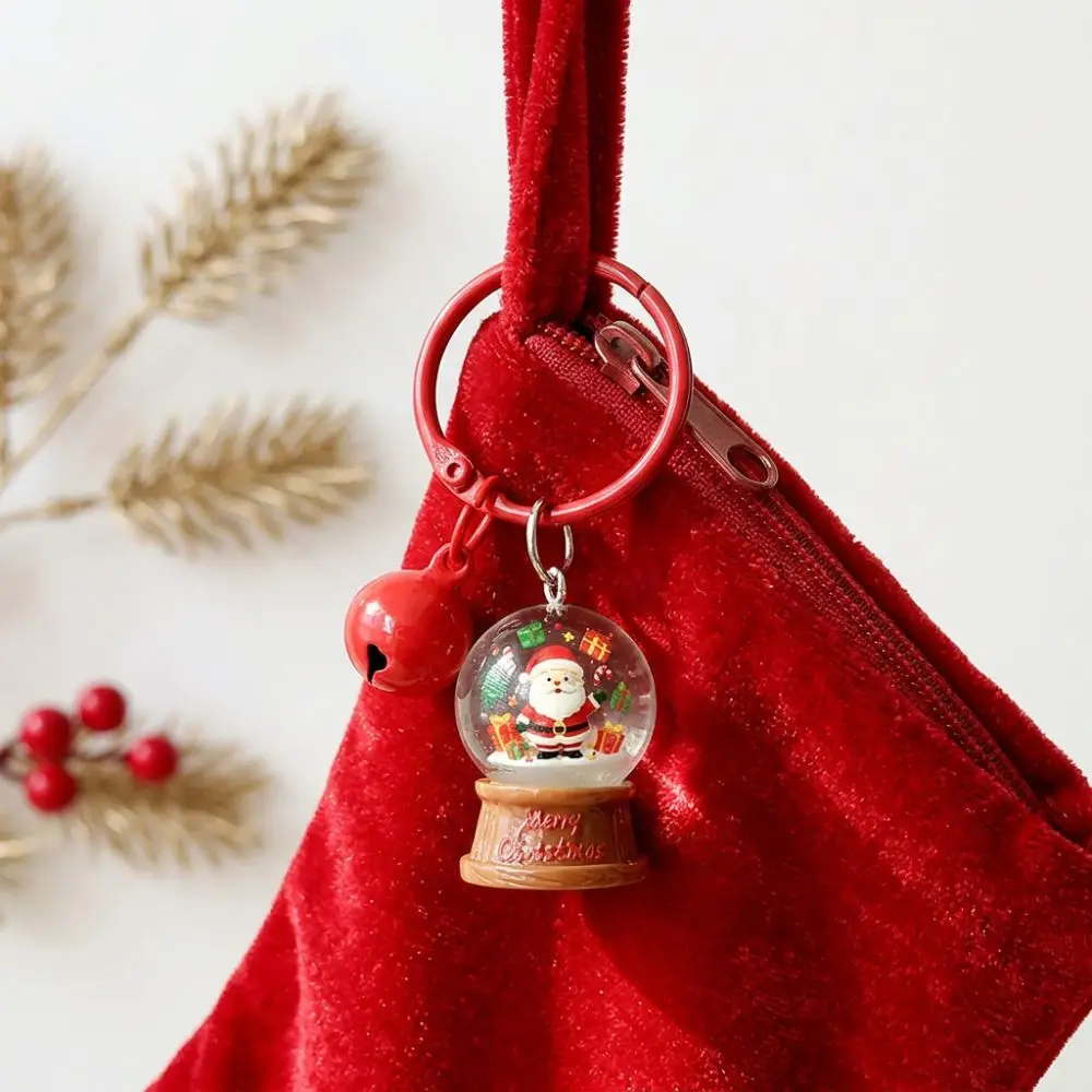 Weihnachtskugel-Schlüsselanhänger aus Harz mit roter Glocke, Miniatur-Szene, Weihnachtsmann-Schlüsselanhänger, lichtbeständig, handgefertigt – Detail 6