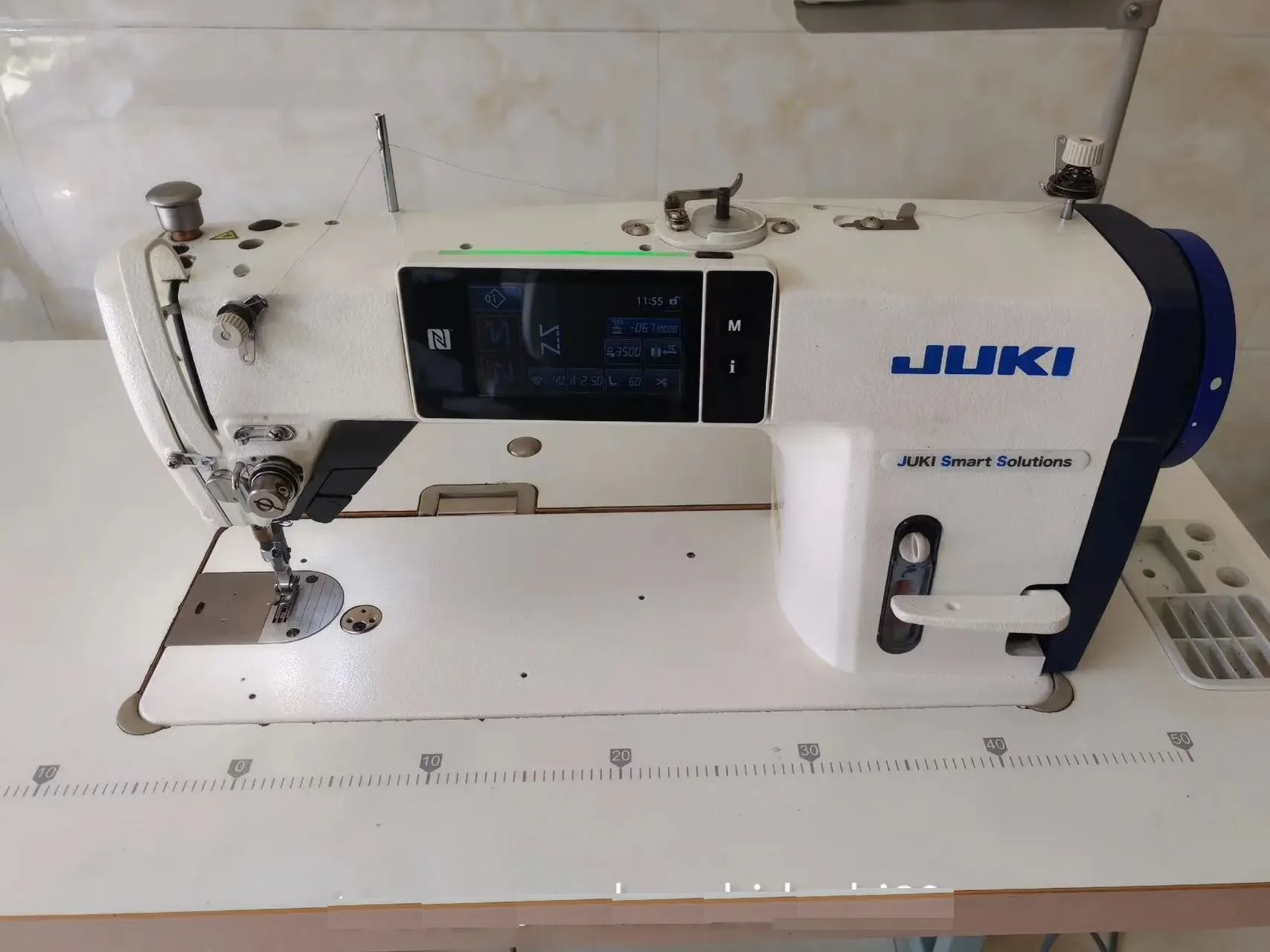 New and Original JUKI DDL-9000C-FMS Semi Dry Head Direct Drive Single Needle Automatic Tangent Flat Sewing Machine