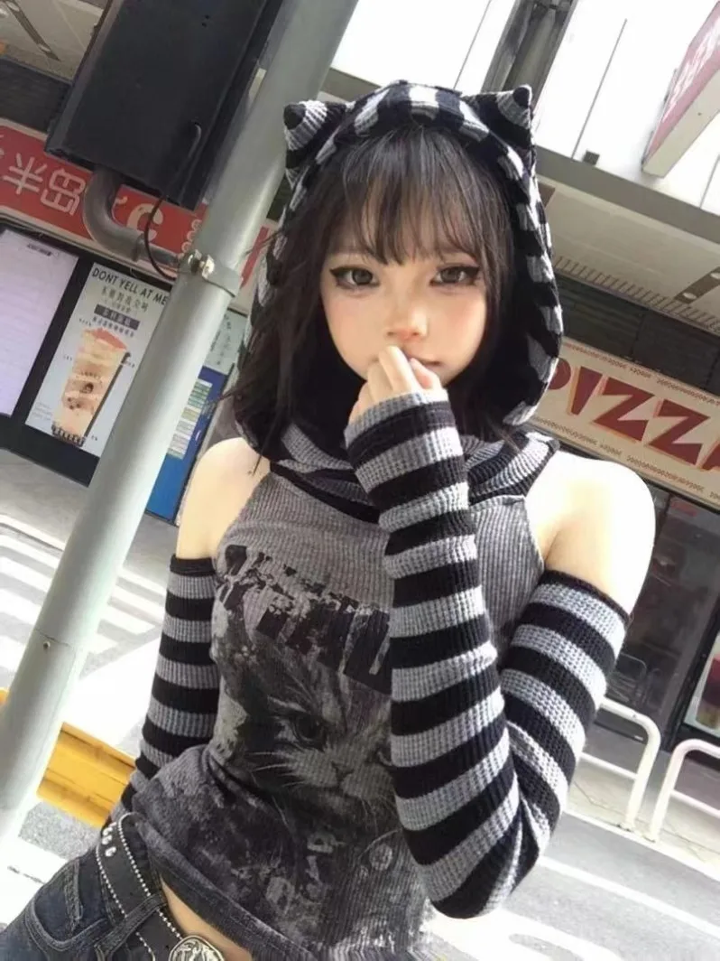 Rock cat pile collar hooded hollow striped contrasting long sleeved sweatshirt soft girl versatile slim fit top 2024 autumn