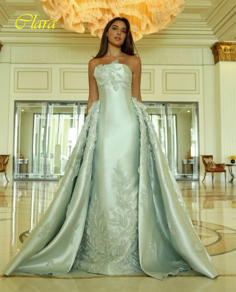 Op maat gemaakte prachtige strapless avondjurk en klassieke satijnen feestjurken en temperamentapplicaties Jurken voor speciale gelegenheden