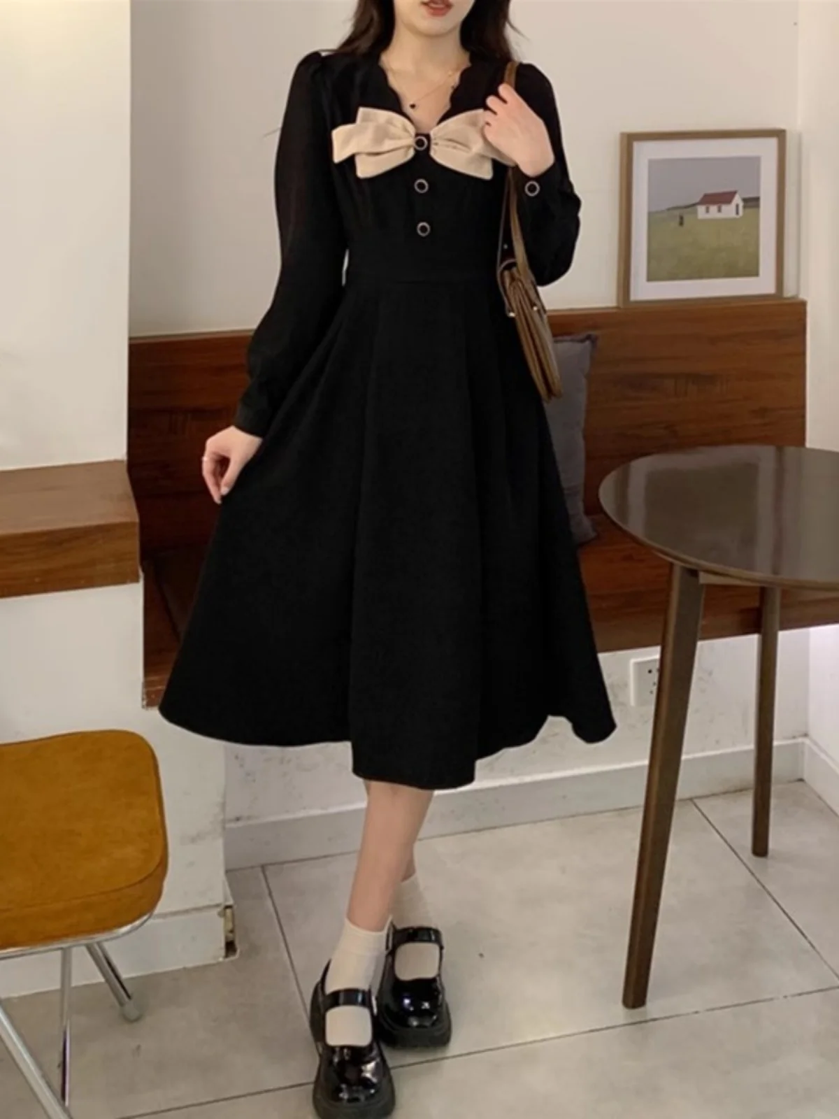 

Винтажное вельветовое платье в консервативном стиле с 3d бантом, шикарное облегающее платье трапециевидной формы с v-образным вырезом, женская осенняя офисная женская универсальная одежда, одежда