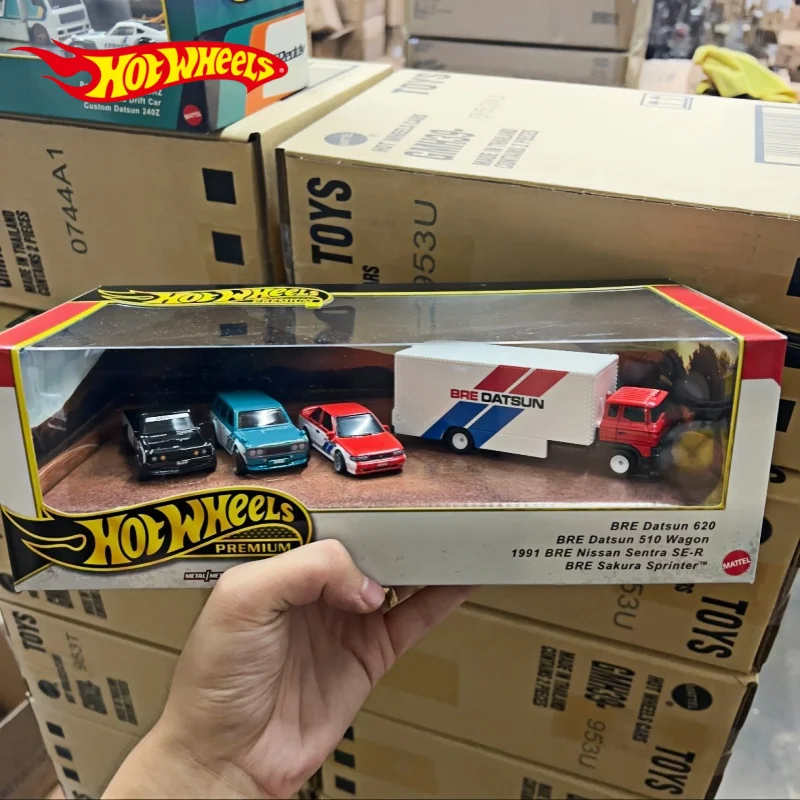 

Hot Wheels Toy Car 1:64 GMH39 BRE Set Of Four Vehicles Nissan Sentra Se-R Bre Sakura Sprinter Bre Datsun 510 Wagon 620 And More