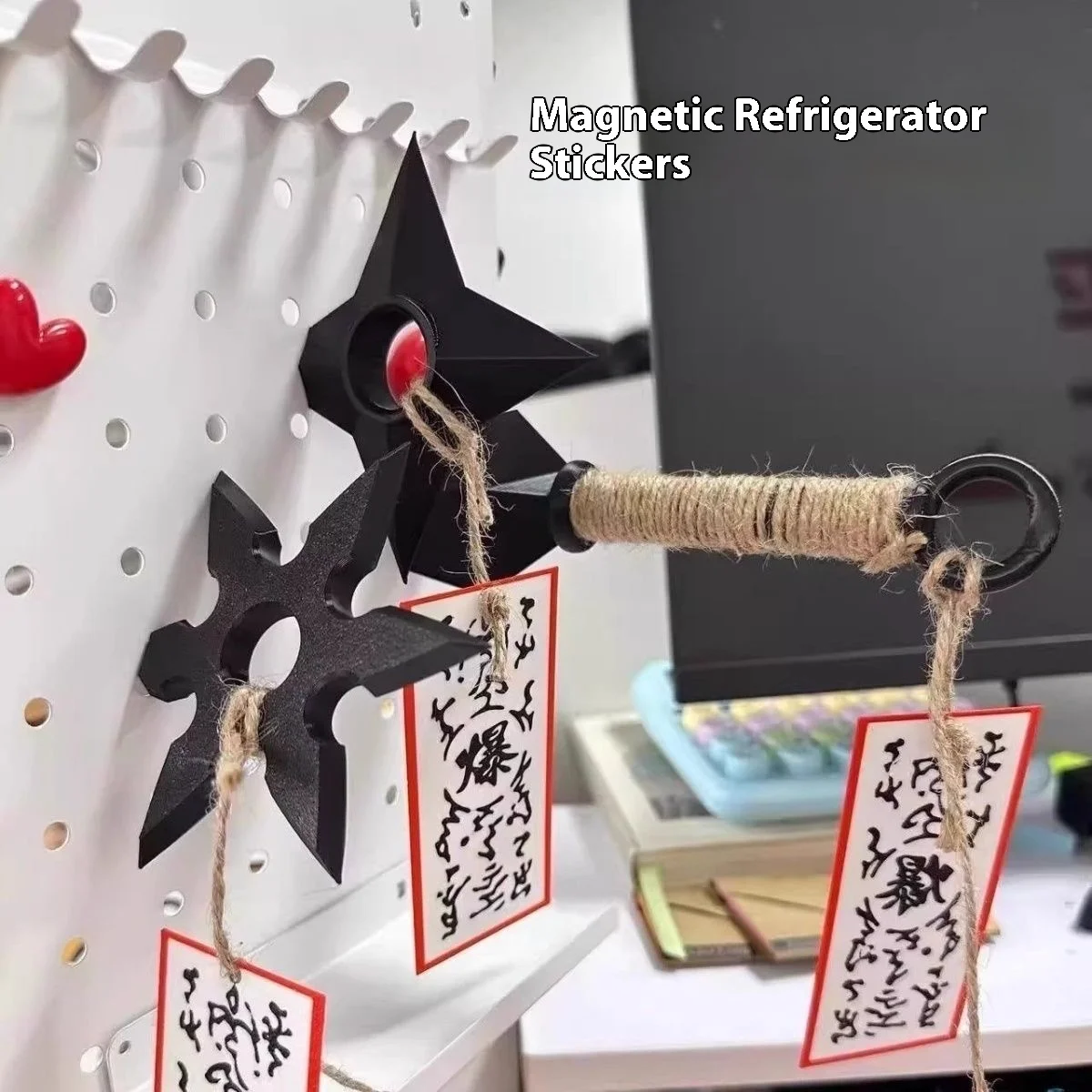 حار أنيمي النينجا كوناي مغناطيس الثلاجة اللعب الكرتون تأثيري الدعائم البلاستيكية Shuriken نموذج الديكور مغناطيس الثلاجة لعب الأولاد هدية
