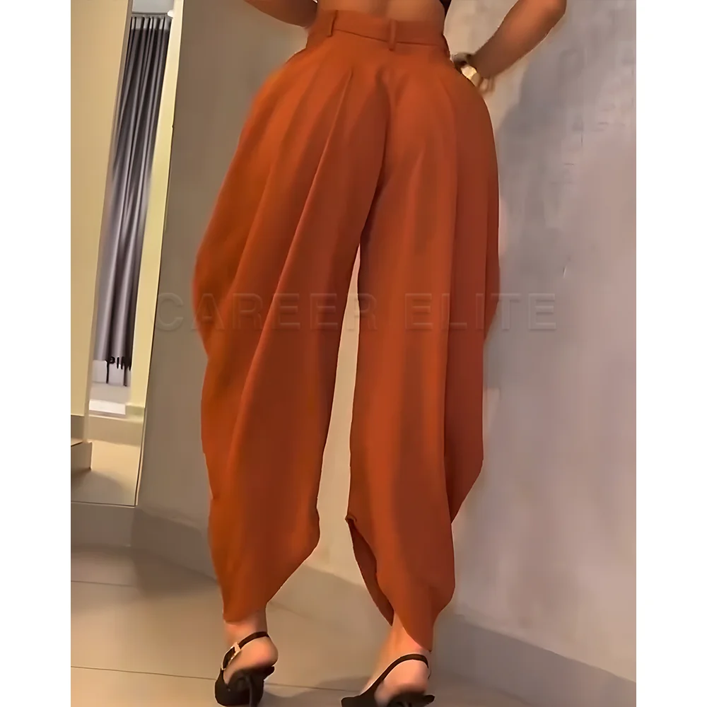 Celana Panjang Model Drop-Crotch High-Fashion, Celana Putih Chic dengan Bahan Premium, Celana Kasual Streetwear, Desain Lipit Elegan