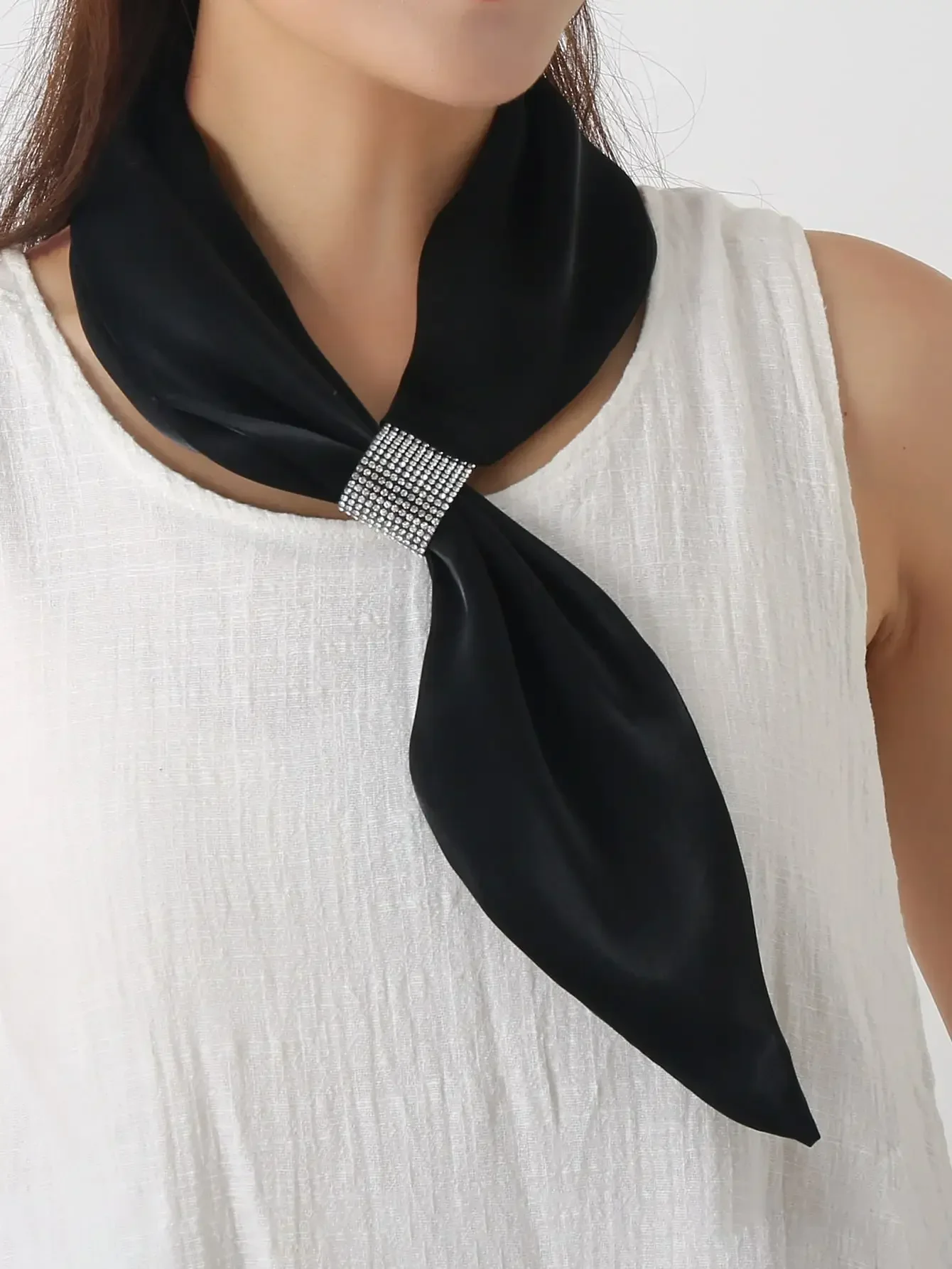 1 Stück Schal mit Strass-Dekor, ideal zum Ausgehen und Verkleiden Ihres Aussehens, elegantes Bandana, Haarband, Kopfband – Detail 2
