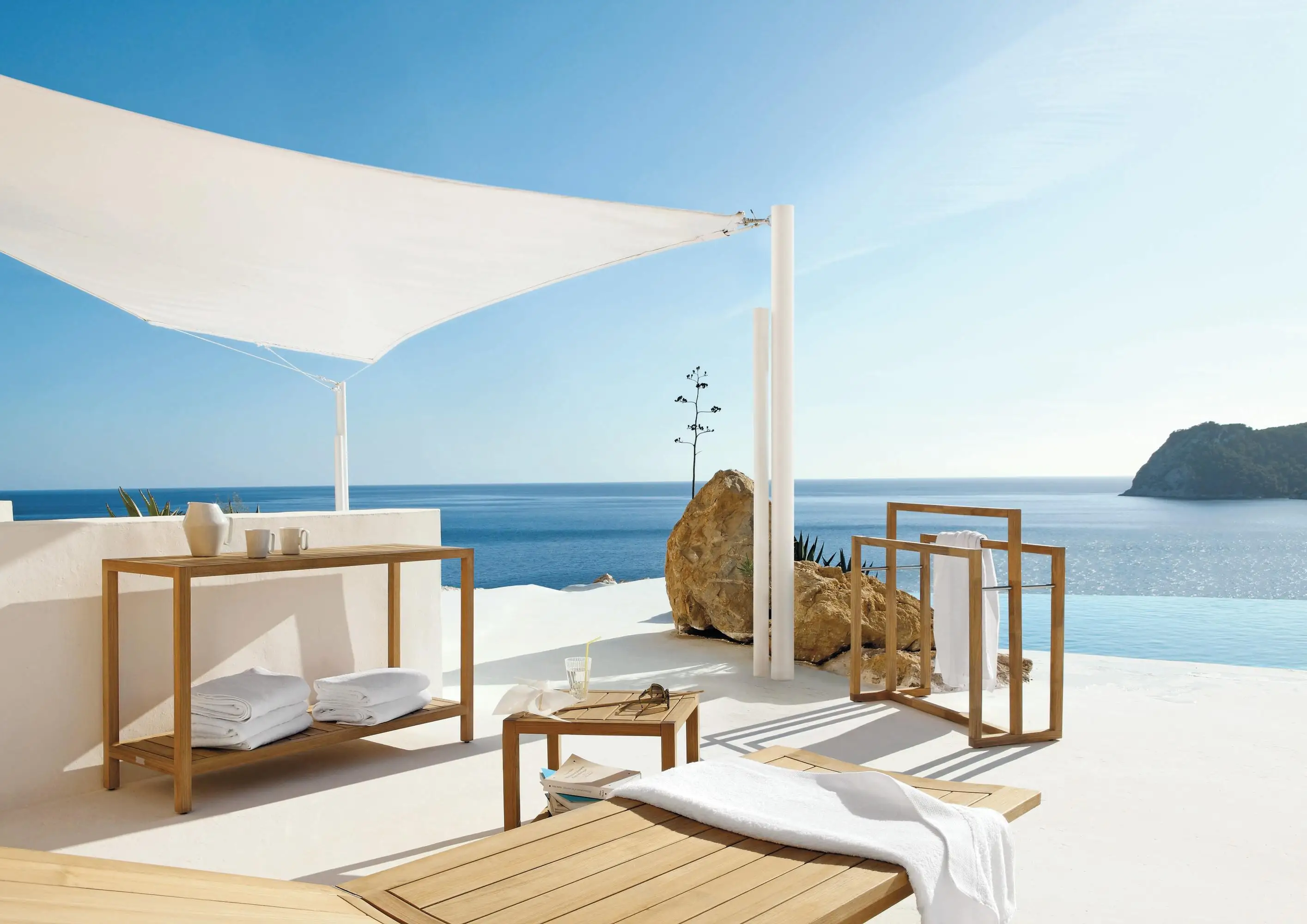 Modern Luxury Stylish Hotel Leisure Teak Outdoor Furniture Wooden Pool Towel Rack