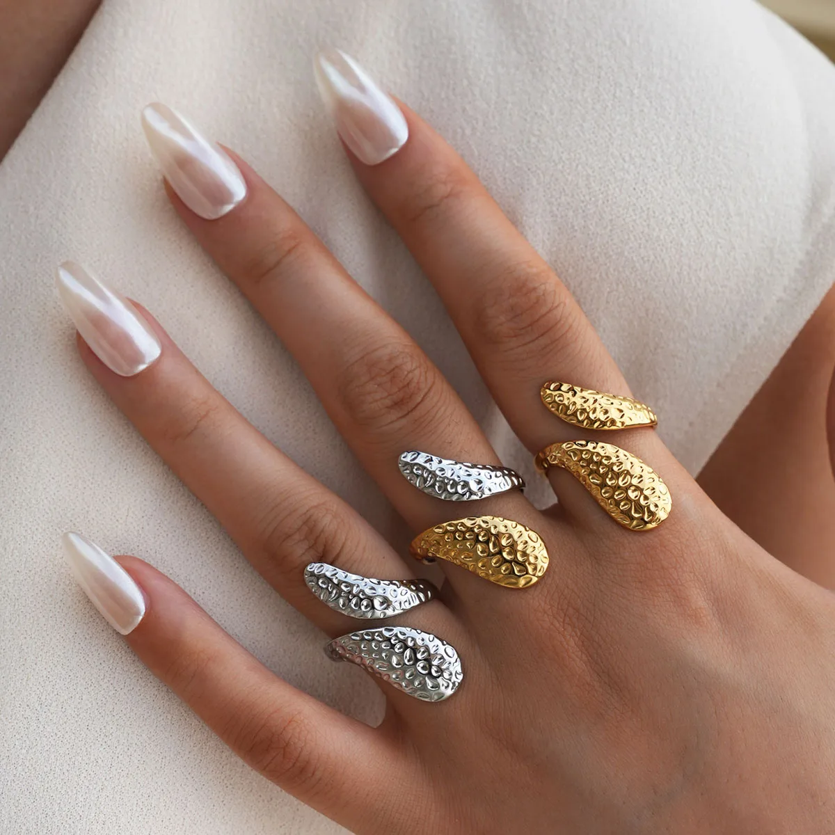 18K Stainless Steel Oval Upper and Lower Hammer Pattern Opening Ring Party Waterproof Jewelry 18K Gold Plated Ring Gift for Wome