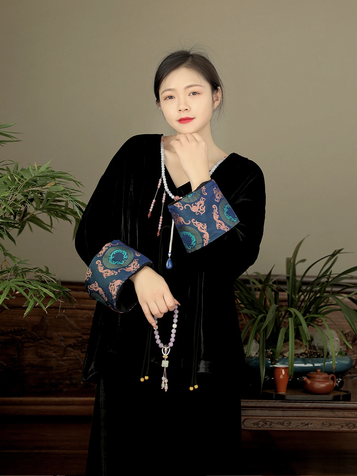 

Традиционный шелковый вельветовый платок 6А с кисточками, музеевского качества, с узором «Дракон», для женщин