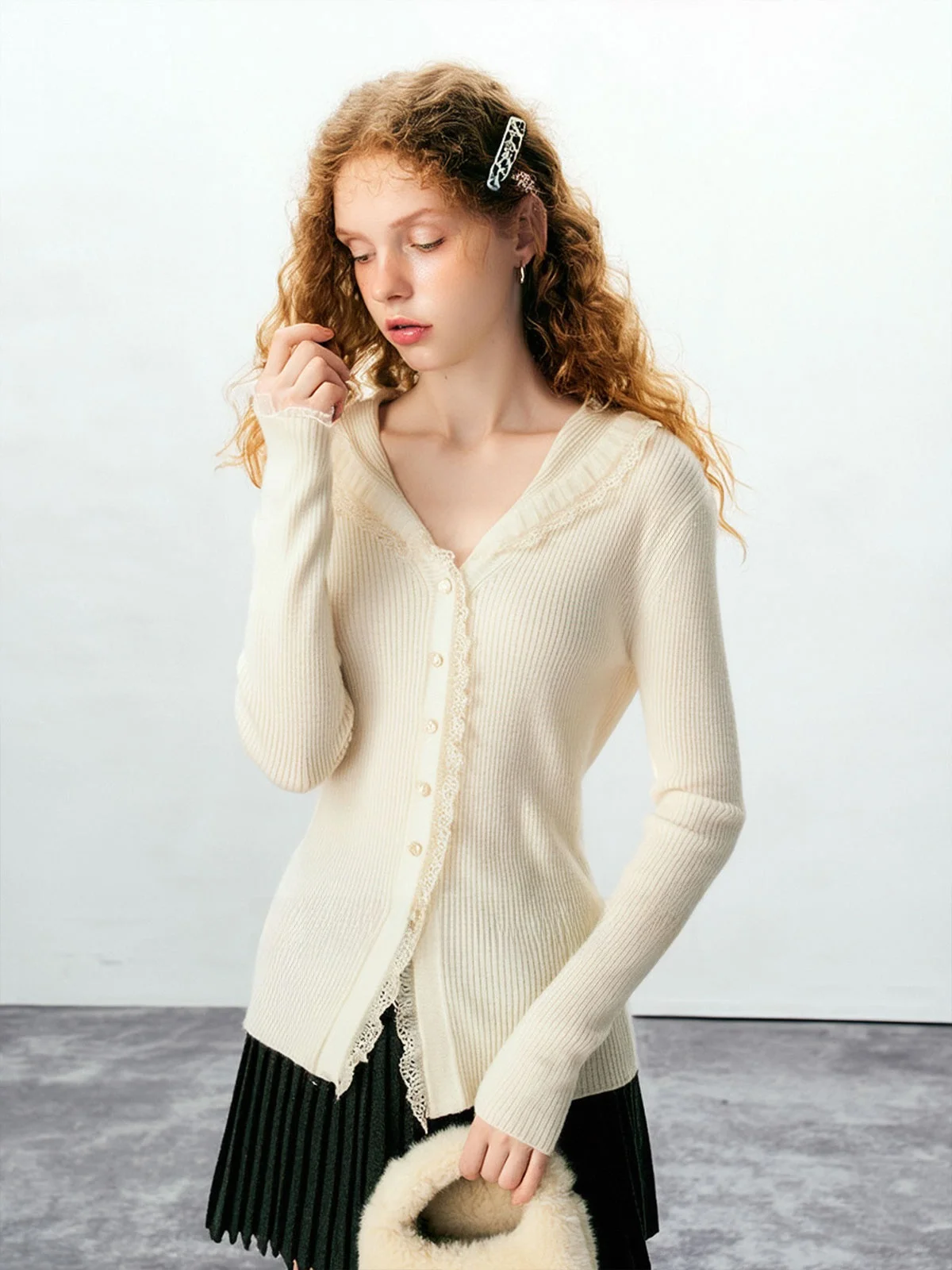 

Элегантный вязаный кардиган ZhuoZhi с кружевной отделкой, повседневная утягивающая верхняя одежда, мягкий трикотаж с V-образным вырезом и длинными рукавами