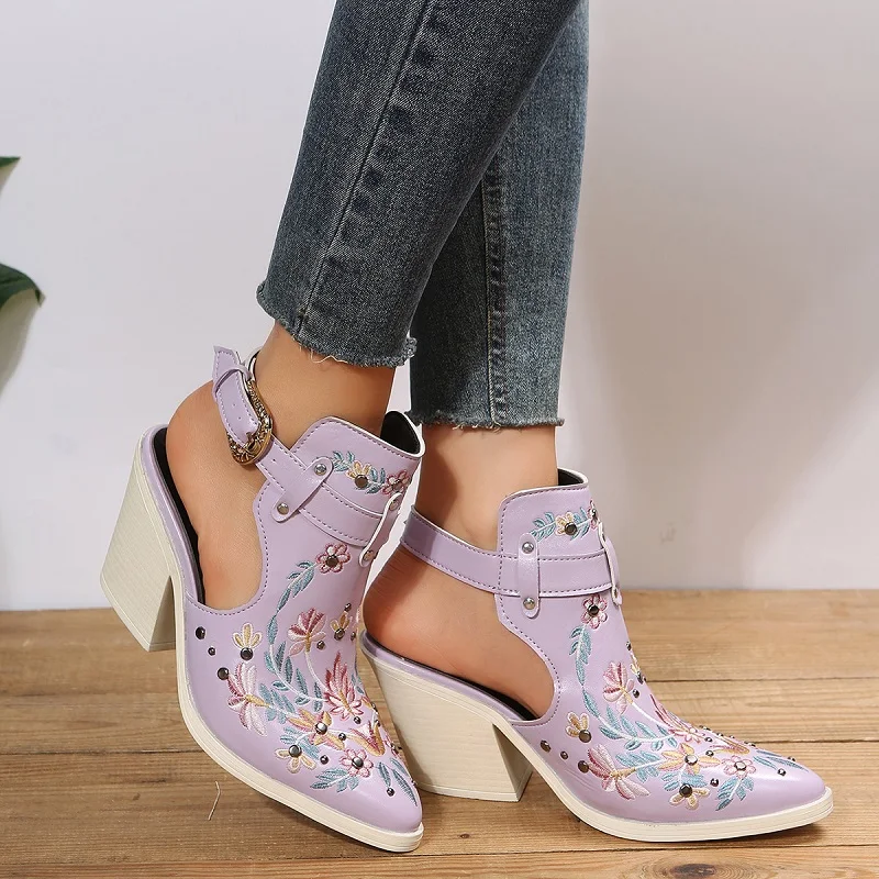 2023 New Sandals Women's Summer Personalized European and American Style Retro Embroidery Sandals Women's Thick Heel Sandals