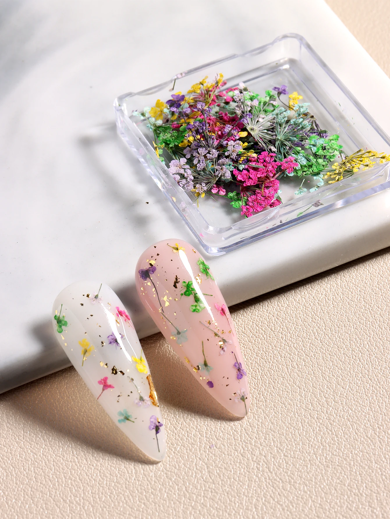 Gemischte Bunte Natürliche Blumen Nagelkunst-Charms Klein-Blau Gelb Rot Fünfblättrige Blume Natürliche Florale Maniküre-Accessoires – Detail 16