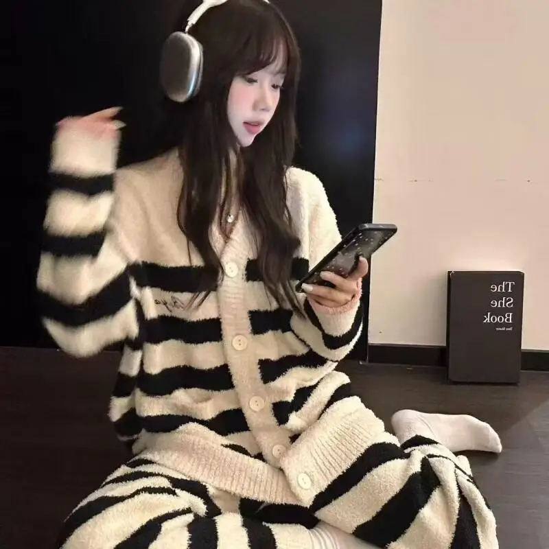 Korean version color blocking Women's pajamas Lazy style long sleeves winter Sleepwear new model coral fleece pants homewear