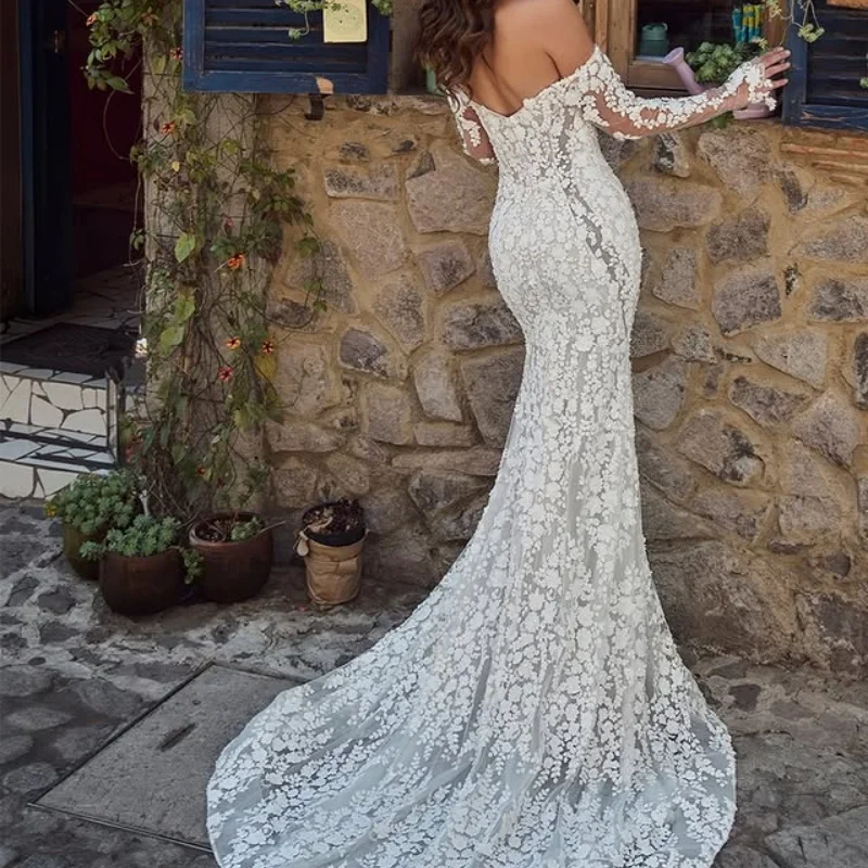 فساتين زفاف مزينة باللون الأبيض العاجي بدون أكتاف على شكل ذيل السمكة ملصق على شكل زهرة ذيل طويل فساتين زفاف مصنوعة حسب الطلب