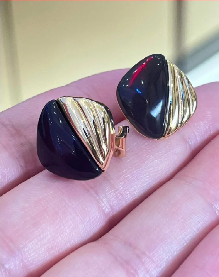 

Designer Certificate 925 Silver Natural Blood Amber Ear Buckle 18K Gold Plated Clip-on Cuff Earrings For Women Red Stone Jewelry