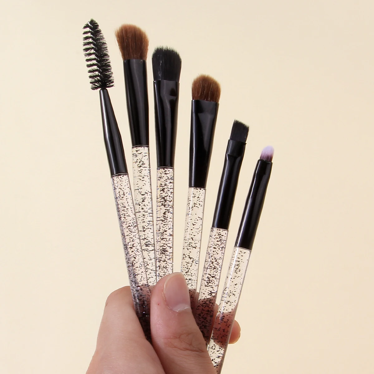 6 قطع من فرشاة ظلال العيون الرائعة ذات المقبض اللامع، وفرشاة الماسكارا، وفرشاة التلطخ ومجموعة فرش مكياج العيون + حقيبة تخزين PVC