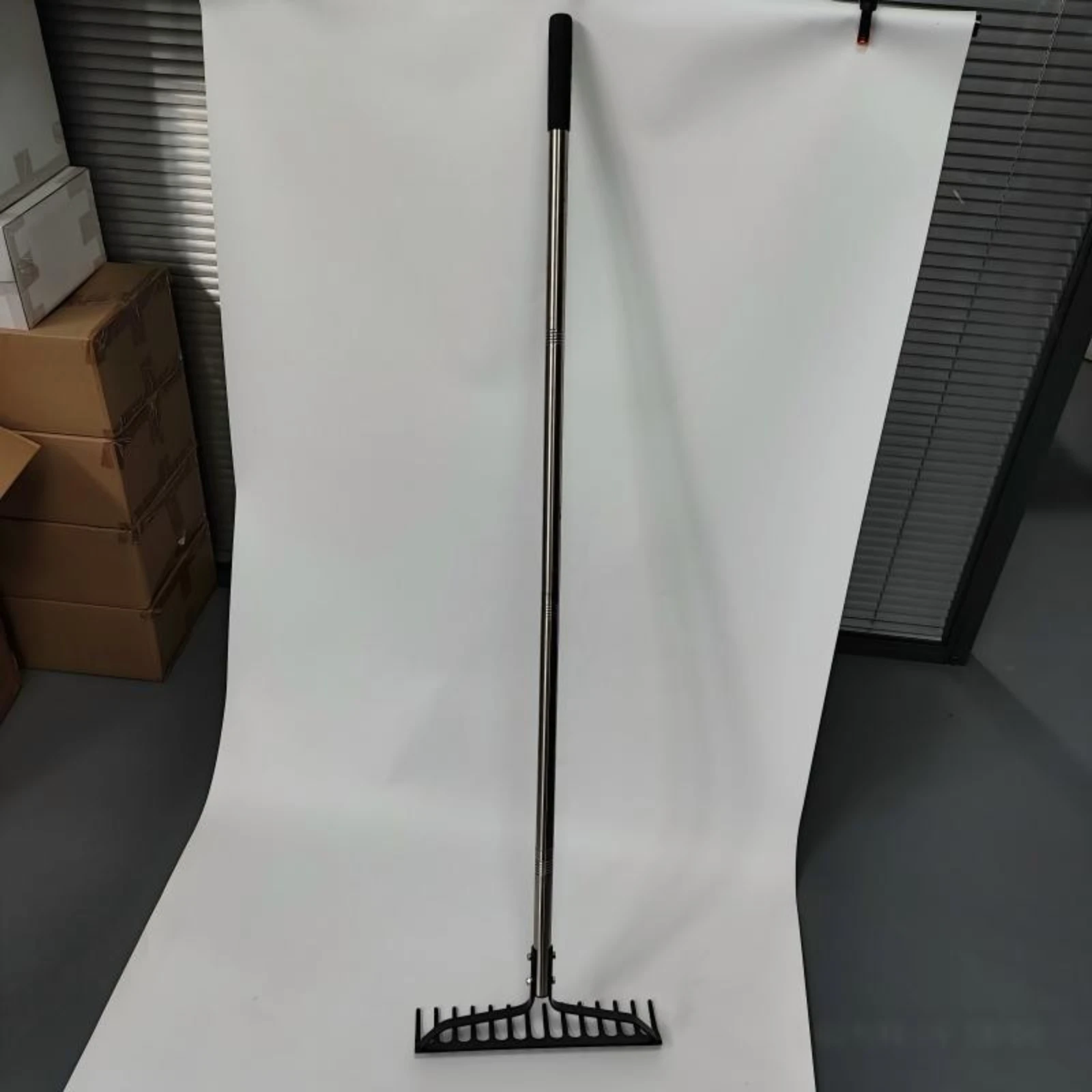 Metal Rake with Long Handle Heavy Duty Soil Rake Tool Adjustable Multi-Purpose for Gardeners, Yard, Farm