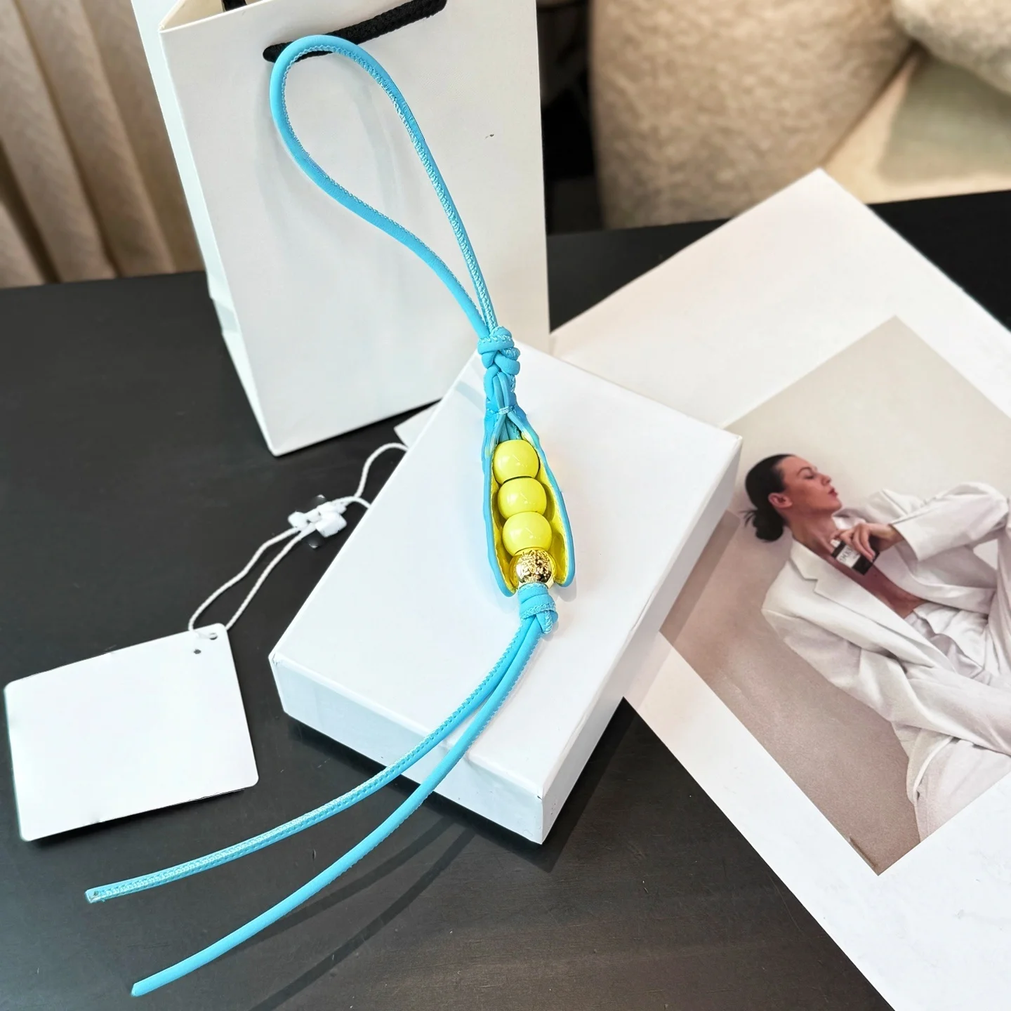 

Top - Notch Stylish Bean - Motif Hanging Decor for Bags Cars Couples Special Festival Gift Fashionable Similar Ornaments