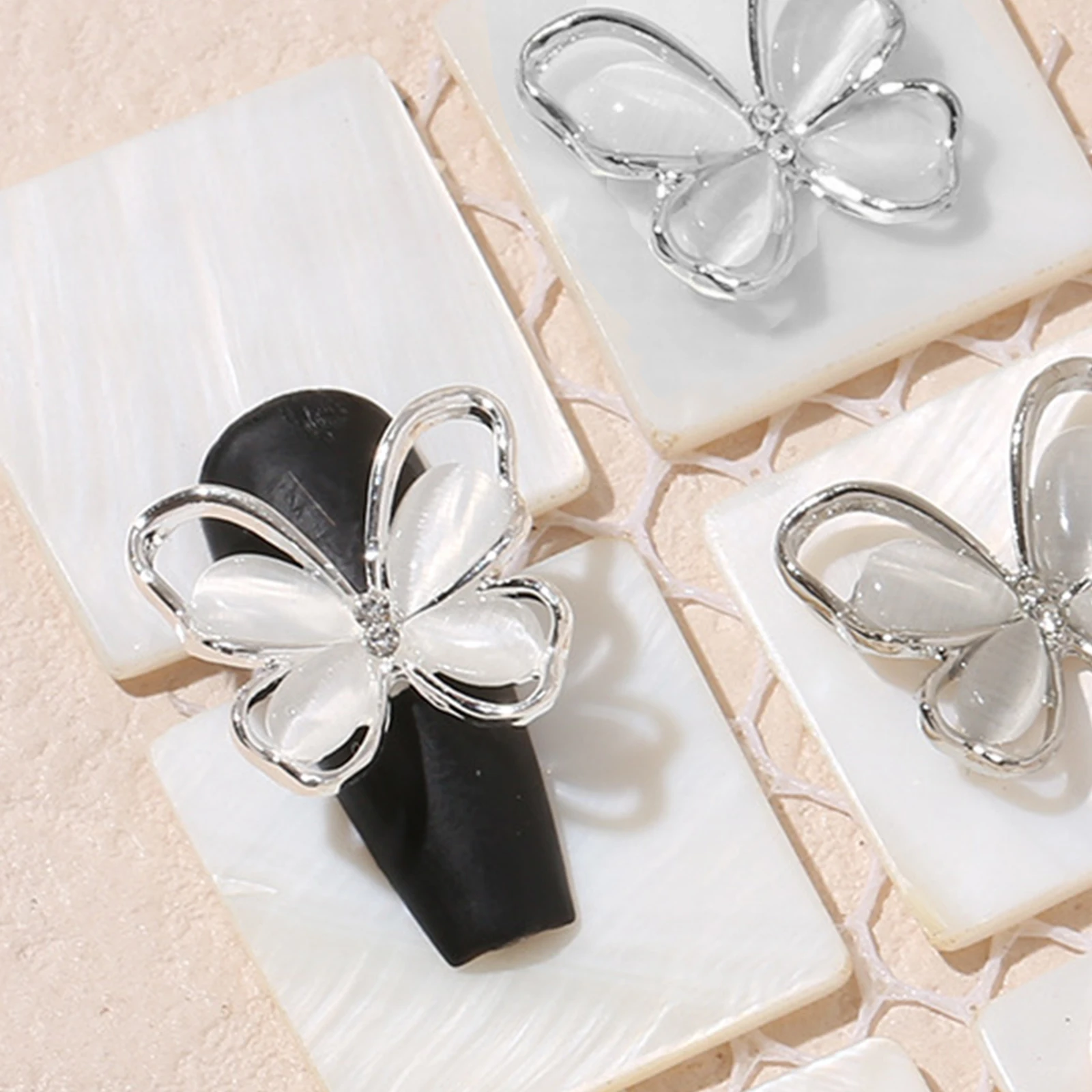 

10pcs Cat Nail Decorations Rhinestones 3d Charm Butterflies Art naments Stickers Glamorous Stylish Accessories