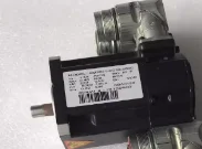 

Совершенно новый двигатель AM3021-0C30-0000 (1 шт.)