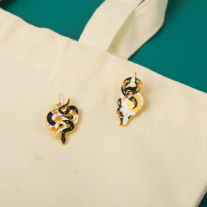 Black Snakes Enamel Pins Custom Flowers Vine Moon Phase Brooches Lapel Badges Gothic Animal Punk Dark Jewelry Gift for Friends