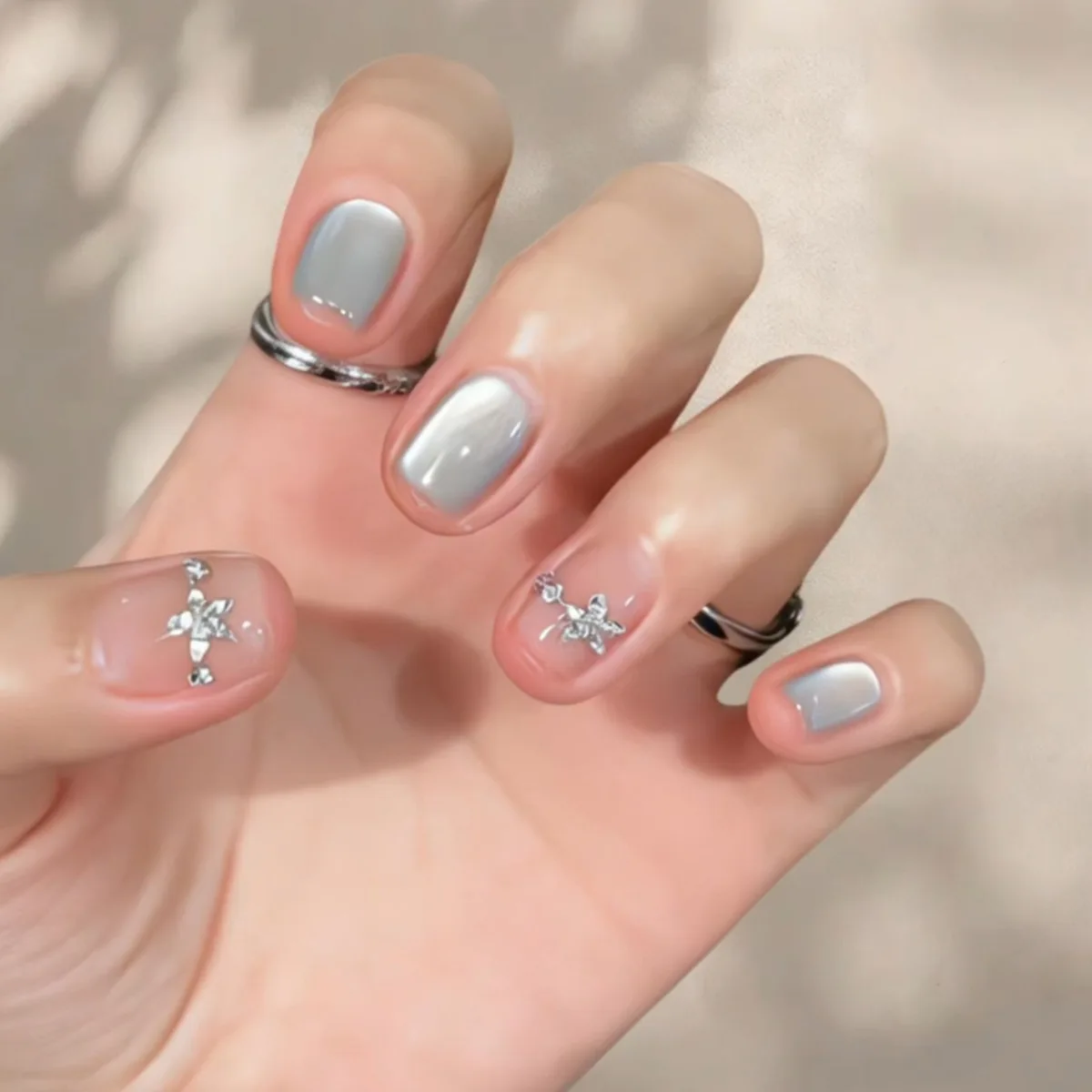 24Pcs Cat's Eye Simple Glitter Nails Tips Diamond Flower Decor Nude Ballet Press on False Nails Art Short Lines Design Fake Nail